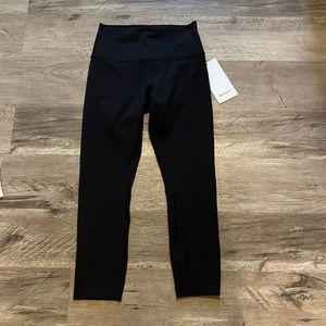 Wunder Under HR Crop 23” Lululemon leggings.